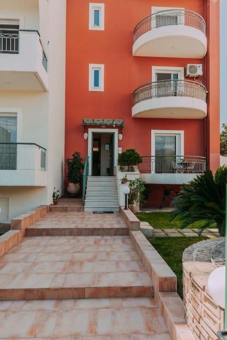 Bessis Apartments Kalamata Bagian luar foto
