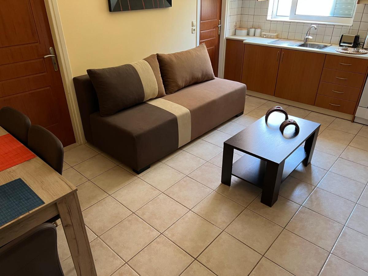 Bessis Apartments Kalamata Bagian luar foto
